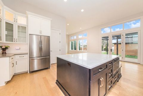 Tiny photo for 230 N Delphia Avenue, Park Ridge, IL 60068 (MLS # 12614369)