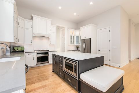 Tiny photo for 230 N Delphia Avenue, Park Ridge, IL 60068 (MLS # 12614369)