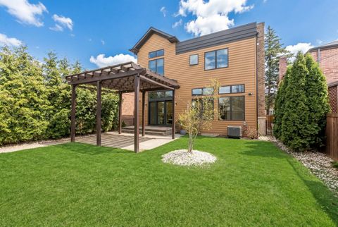 Tiny photo for 230 N Delphia Avenue, Park Ridge, IL 60068 (MLS # 12614369)