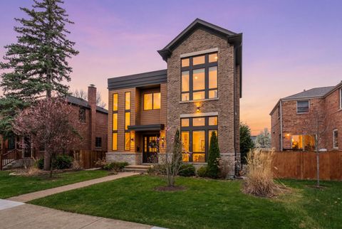 Tiny photo for 230 N Delphia Avenue, Park Ridge, IL 60068 (MLS # 12614369)