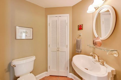 Tiny photo for 586 S Saylor Avenue, Elmhurst, IL 60126 (MLS # 12439537)