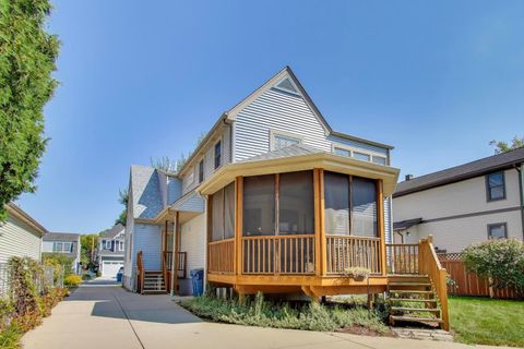 Tiny photo for 586 S Saylor Avenue, Elmhurst, IL 60126 (MLS # 12439537)