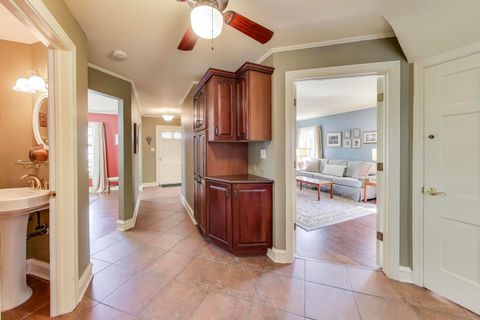 Tiny photo for 586 S Saylor Avenue, Elmhurst, IL 60126 (MLS # 12439537)