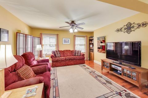 Tiny photo for 586 S Saylor Avenue, Elmhurst, IL 60126 (MLS # 12439537)