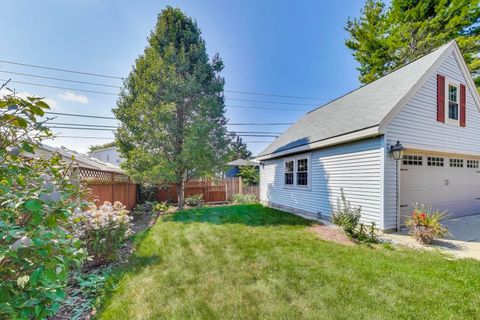 Tiny photo for 586 S Saylor Avenue, Elmhurst, IL 60126 (MLS # 12439537)