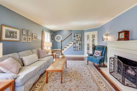 Tiny photo for 586 S Saylor Avenue, Elmhurst, IL 60126 (MLS # 12439537)