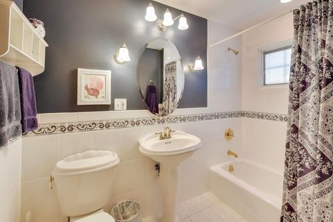 Tiny photo for 586 S Saylor Avenue, Elmhurst, IL 60126 (MLS # 12439537)