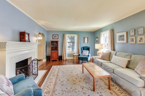 Tiny photo for 586 S Saylor Avenue, Elmhurst, IL 60126 (MLS # 12439537)