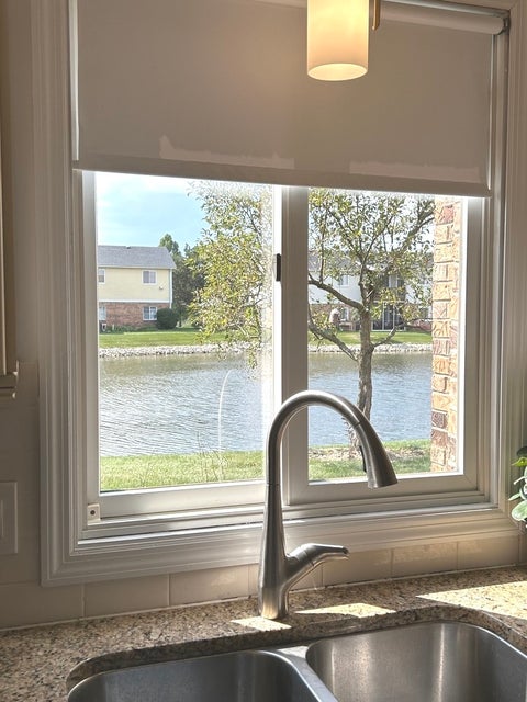 Tiny photo for 7236 Cottonwood Court #A, Willowbrook, IL 60527 (MLS # 12771431)