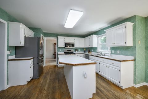 Tiny photo for 1270 North Avenue, Batavia, IL 60510 (MLS # 12492914)