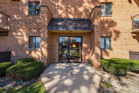 Tiny photo for 5970 Lake Bluff Drive #402, Tinley Park, IL 60477 (MLS # 12770650)