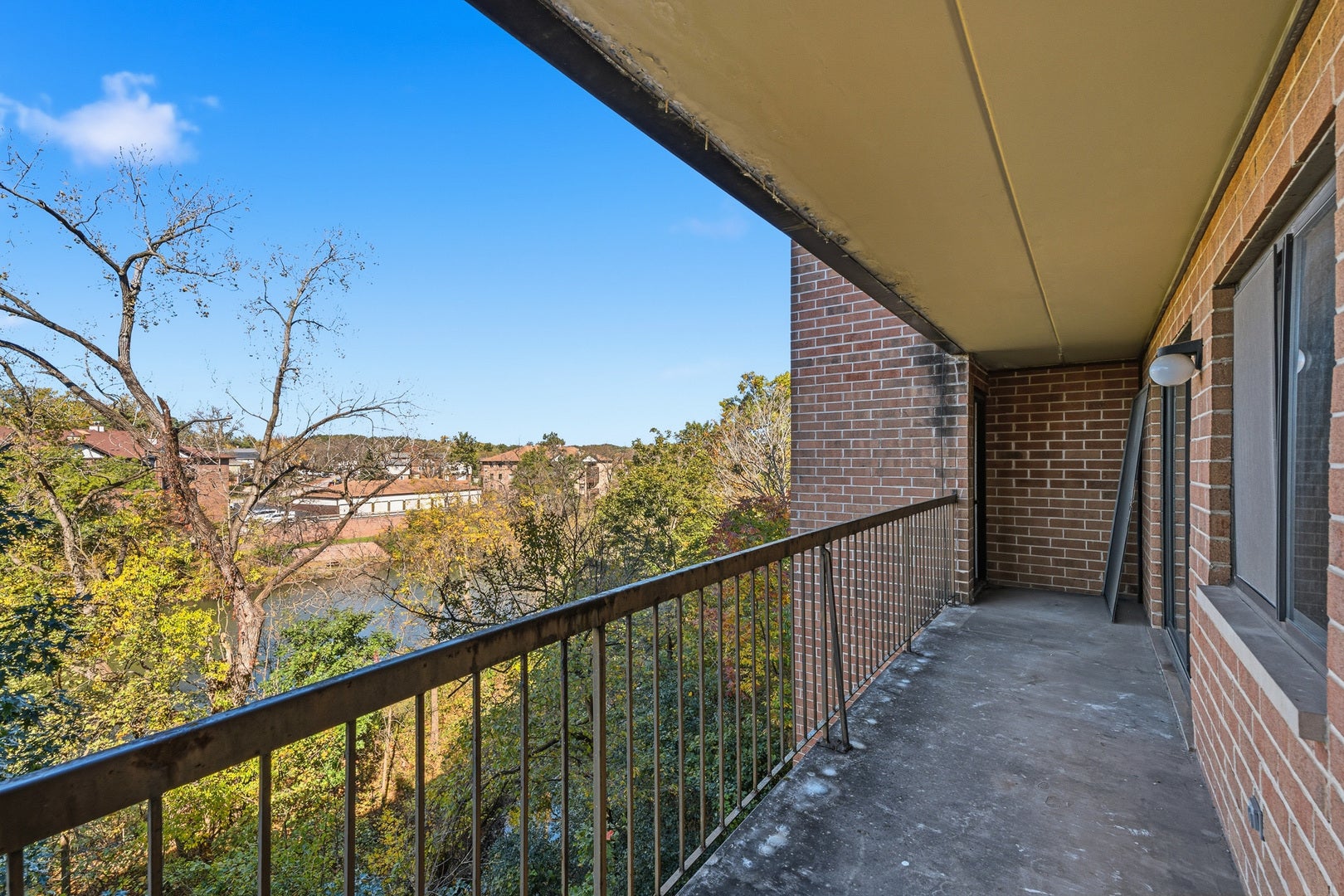 5970 Lake Bluff Drive 402