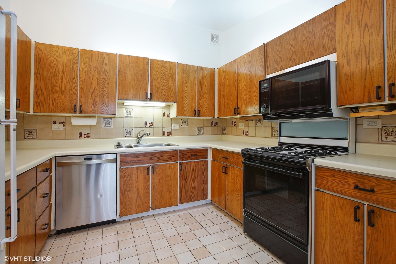 3700 N Lake Shore Drive 708