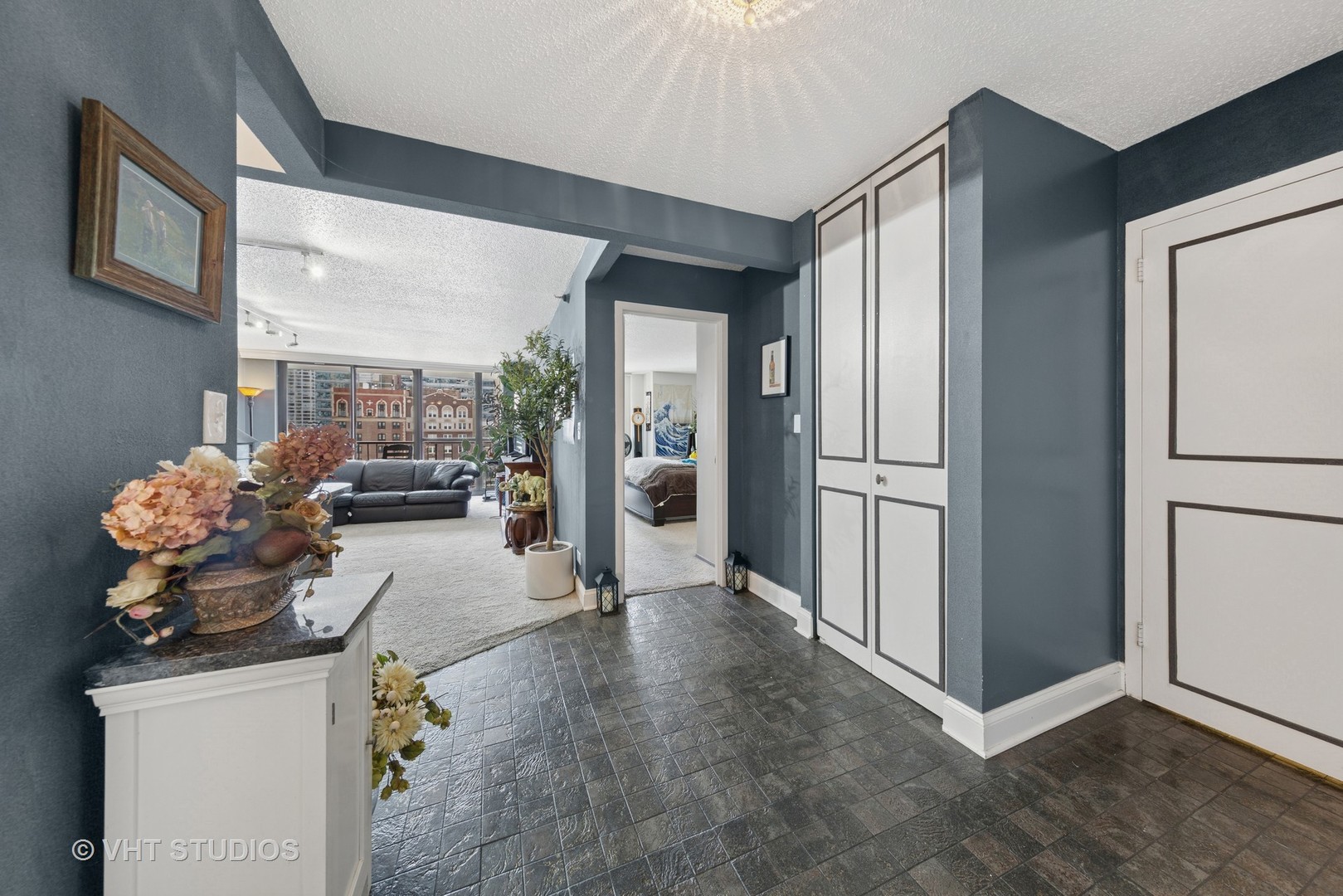 10 E Ontario Street 1303