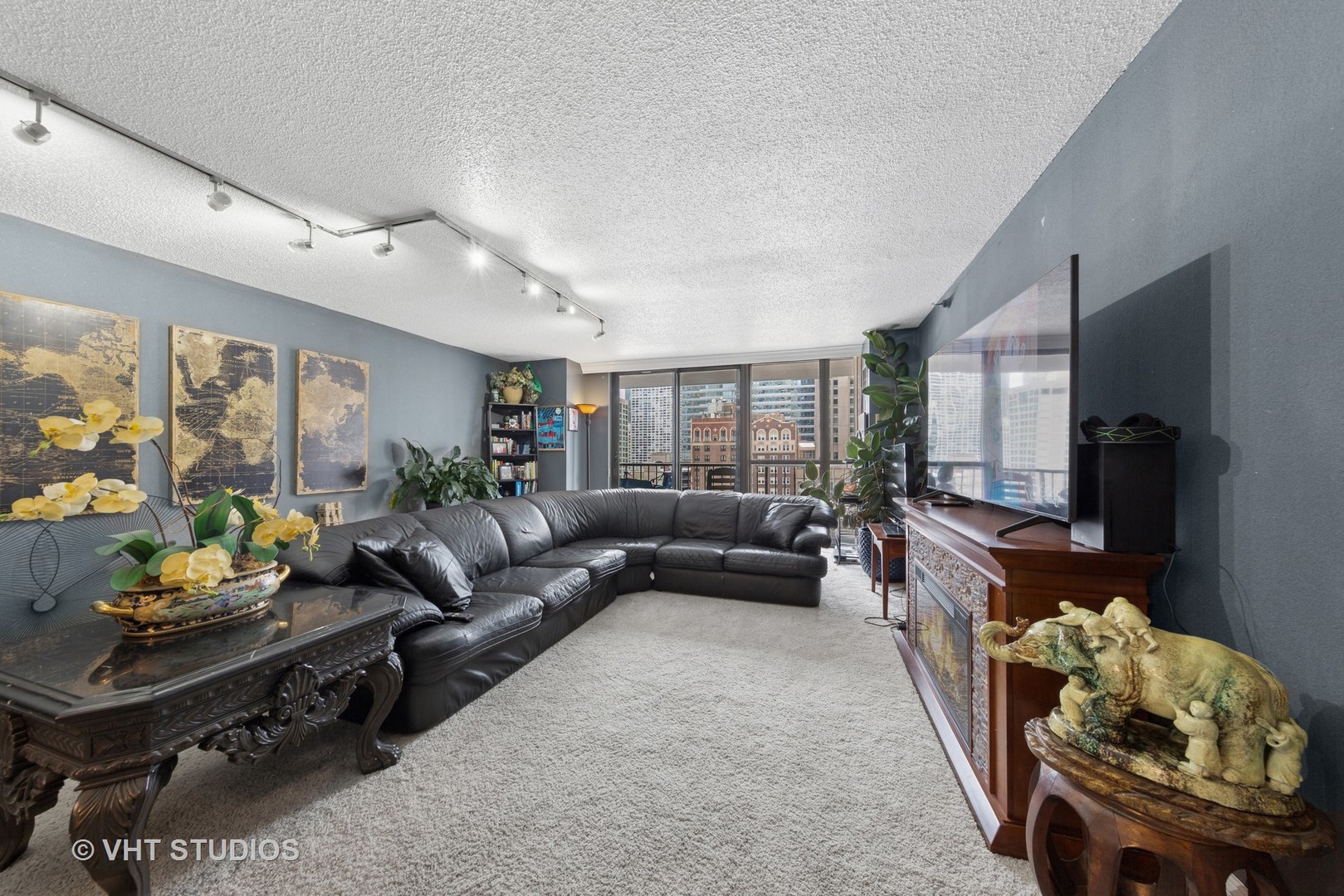 10 E Ontario Street 1303