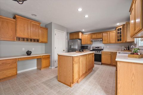 Tiny photo for 23 Breckenwood Court, Bloomington, IL 61704 (MLS # 12458471)