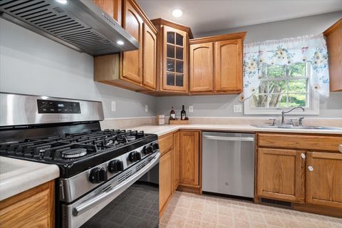 Tiny photo for 23 Breckenwood Court, Bloomington, IL 61704 (MLS # 12458471)