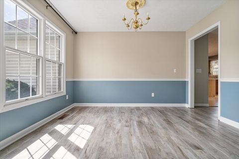 Tiny photo for 23 Breckenwood Court, Bloomington, IL 61704 (MLS # 12458471)