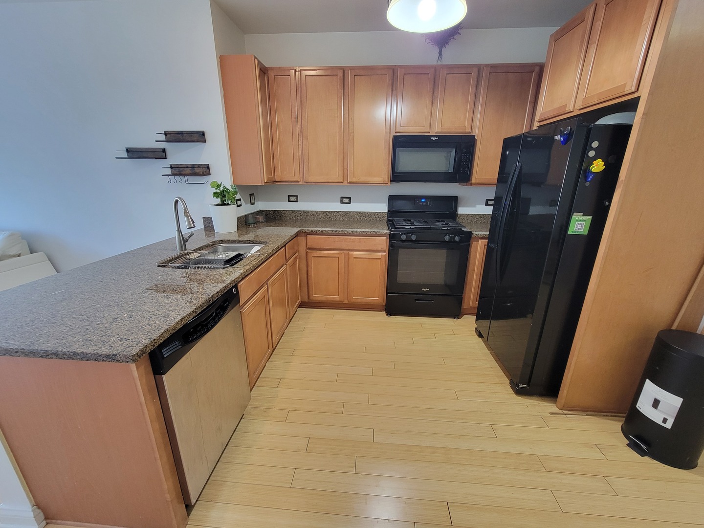 8 W MONROE Street 1508