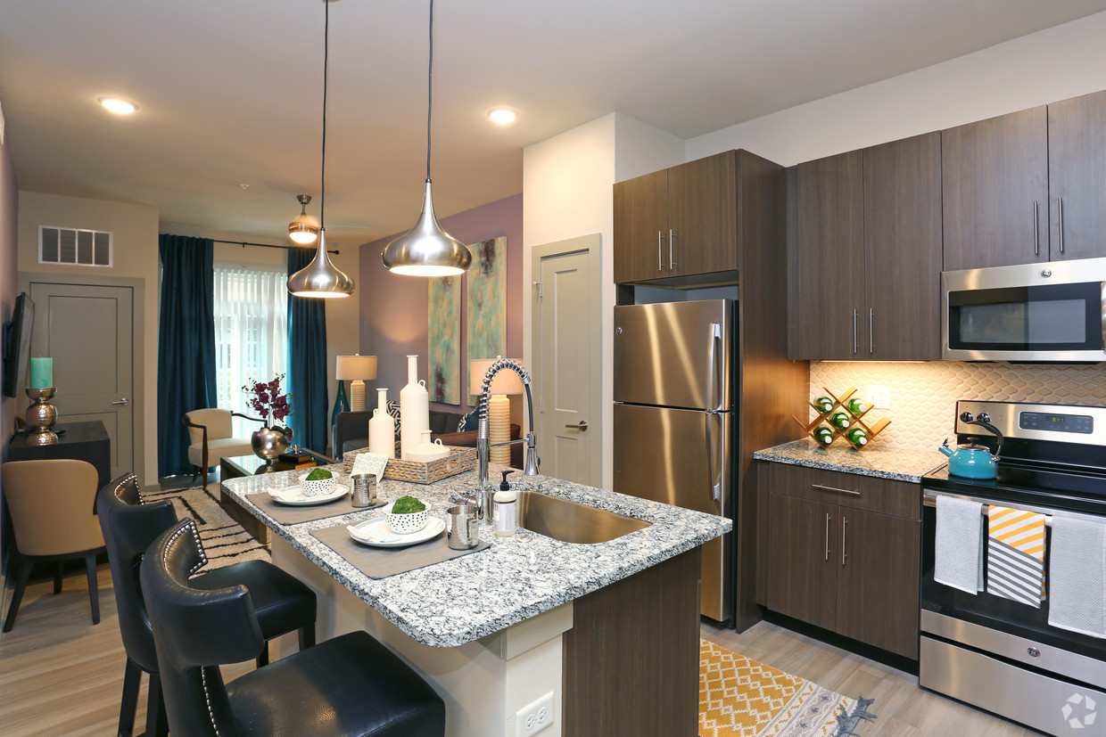 680 E Algonquin Road 1205