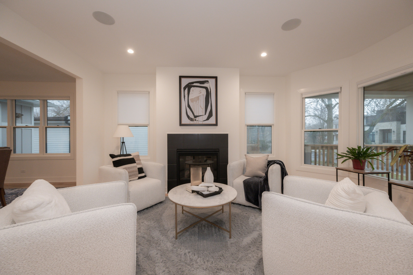 3817 N Lowell Avenue