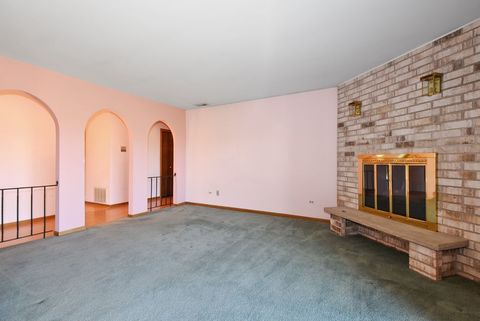 Tiny photo for 15704 Deerfield Court #2N, Orland Park, IL 60462 (MLS # 12598011)