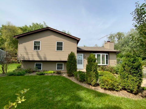 Tiny photo for 592 Pine Grove Avenue, Gurnee, IL 60031 (MLS # 12767262)