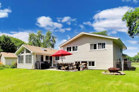 Tiny photo for 1113 W Weathersfield Way, Schaumburg, IL 60193 (MLS # 12687541)