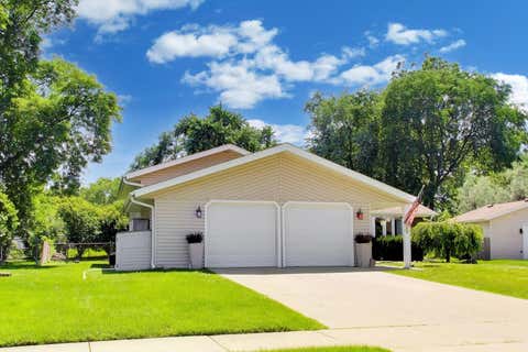 Tiny photo for 1113 W Weathersfield Way, Schaumburg, IL 60193 (MLS # 12687541)