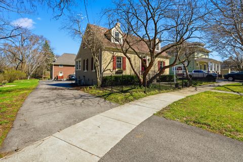 Tiny photo for 218 N 4th Avenue, St. Charles, IL 60174 (MLS # 12589537)
