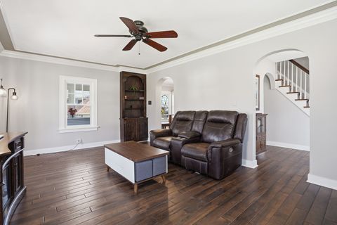 Tiny photo for 218 N 4th Avenue, St. Charles, IL 60174 (MLS # 12589537)