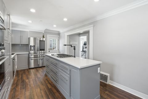 Tiny photo for 218 N 4th Avenue, St. Charles, IL 60174 (MLS # 12589537)