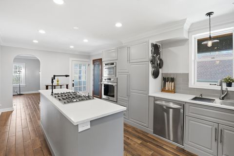 Tiny photo for 218 N 4th Avenue, St. Charles, IL 60174 (MLS # 12589537)