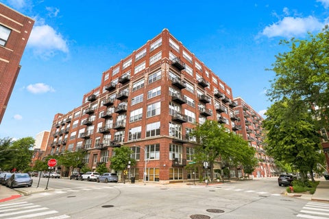 Photo of 1500 W Monroe Avenue #126, Chicago, IL 60607 (MLS # 12695101)