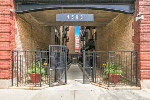Tiny photo for 1500 W Monroe Avenue #126, Chicago, IL 60607 (MLS # 12695101)