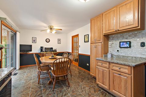 Tiny photo for 2924 192nd Place, Lansing, IL 60438 (MLS # 12527589)