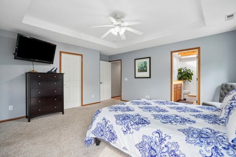 Tiny photo for 8 BUFFALO Court, Leclaire, IA 52753 (MLS # 12736950)