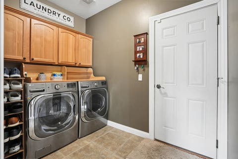 Tiny photo for 8 BUFFALO Court, Leclaire, IA 52753 (MLS # 12736950)