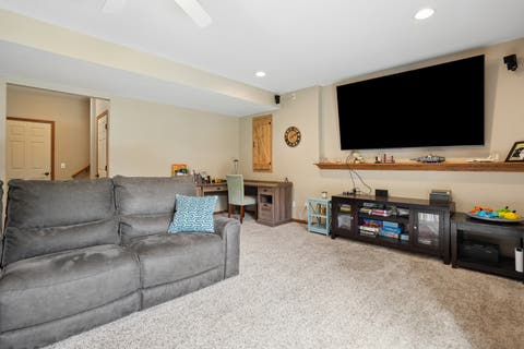 Tiny photo for 8 BUFFALO Court, Leclaire, IA 52753 (MLS # 12736950)