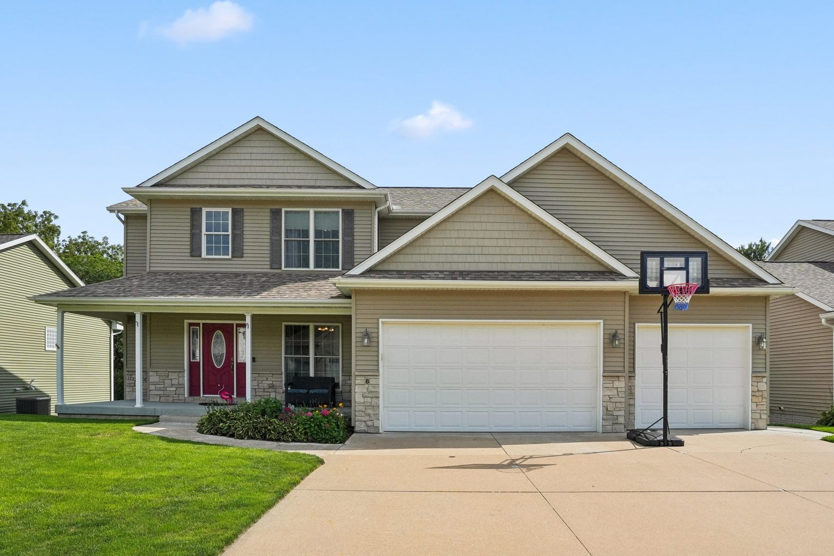 8 BUFFALO Court