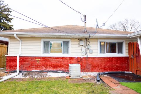 A home in Evergreen Park