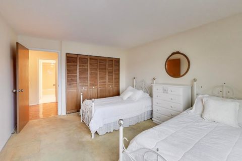 Tiny photo for 828 OAKTON Street #5F, Evanston, IL 60202 (MLS # 12497799)