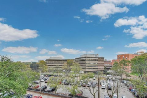 Tiny photo for 828 OAKTON Street #5F, Evanston, IL 60202 (MLS # 12497799)