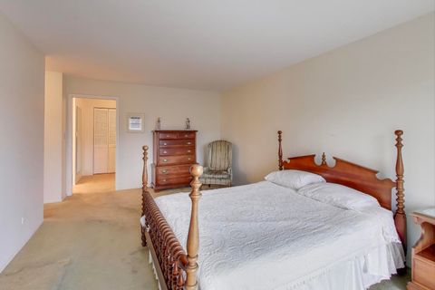 Tiny photo for 828 OAKTON Street #5F, Evanston, IL 60202 (MLS # 12497799)