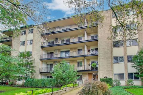 Tiny photo for 828 OAKTON Street #5F, Evanston, IL 60202 (MLS # 12497799)