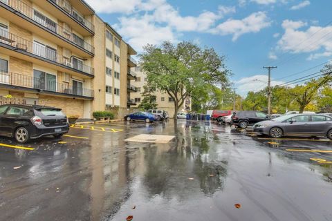 Tiny photo for 828 OAKTON Street #5F, Evanston, IL 60202 (MLS # 12497799)