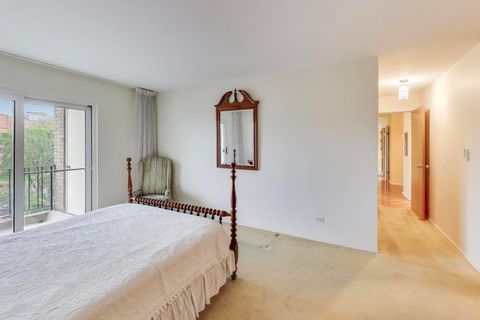 Tiny photo for 828 OAKTON Street #5F, Evanston, IL 60202 (MLS # 12497799)