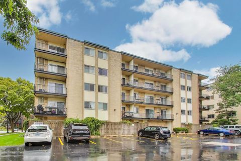 Tiny photo for 828 OAKTON Street #5F, Evanston, IL 60202 (MLS # 12497799)