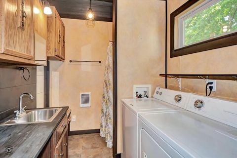 Tiny photo for 662 Glenwood Avenue, Joliet, IL 60435 (MLS # 12419439)