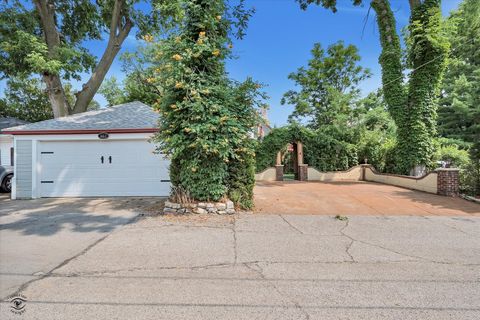 Tiny photo for 662 Glenwood Avenue, Joliet, IL 60435 (MLS # 12419439)